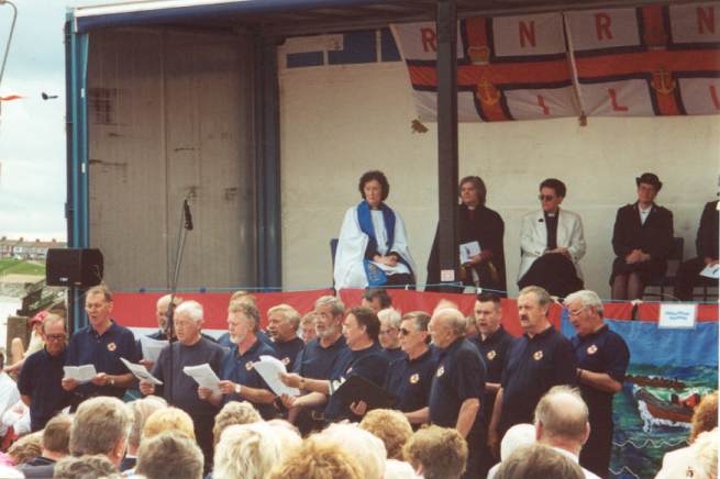 Marske Fishermen Choir sing.