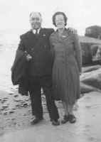 Eric and Evelyn - 1949 - Newbiggin Beach